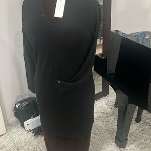 Vince long sleeve vneck calf link black size medium $425 brand new with tags